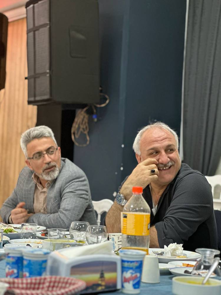 2001 RUHU YENİDEN BULUŞTU: ESKİ AK PARTİ KURUCULARI İFTARDA BİR ARAYA GELDİ